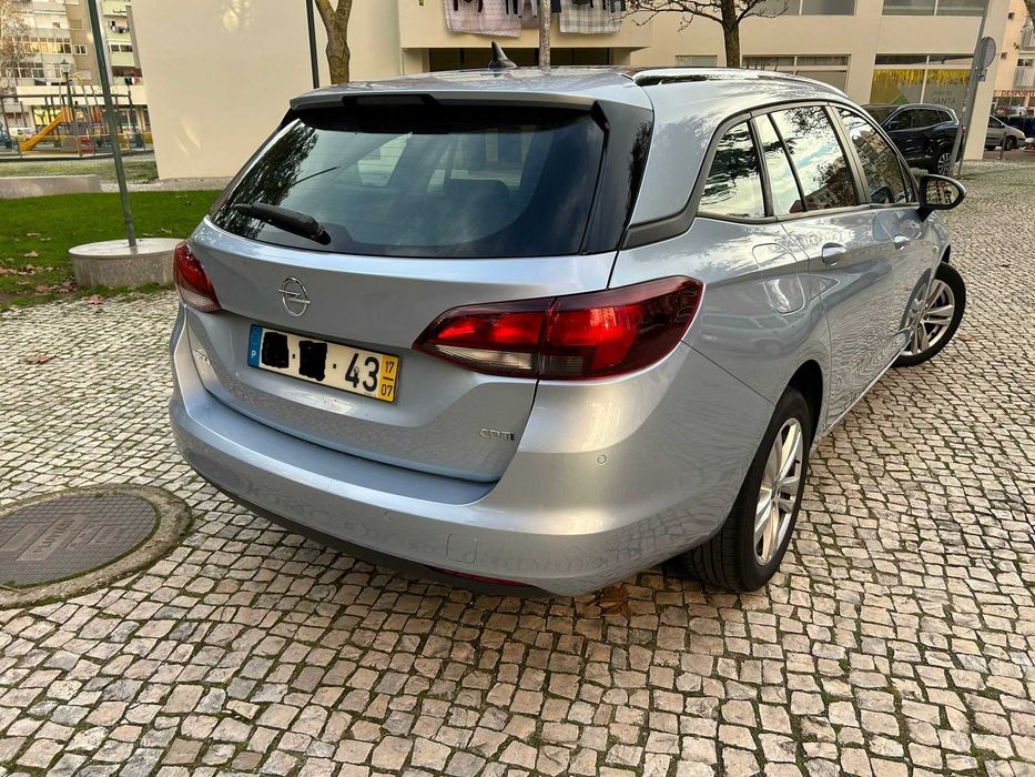 Opel Astra Sports Tourer 2017 poucos KM