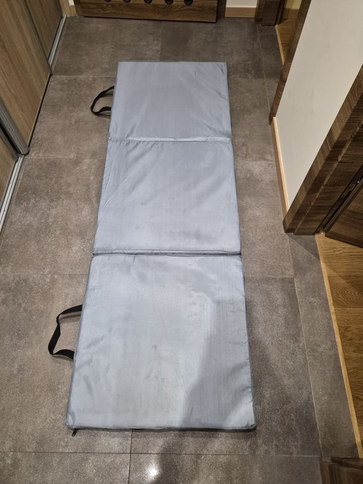 Materac gimnastyczny składany HMS Premium  180x60 cm