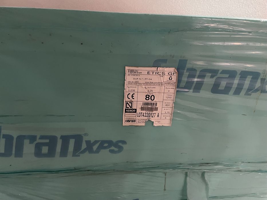 Vendo placas novas de XPS/80cm Fibran para capoto!