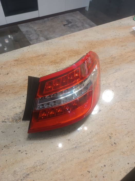 Mercedes Benz w212 2012r.  sedan lampa tył prawa