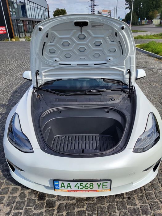 Tesla Model 3 RWD, 2023 — 31 000 км