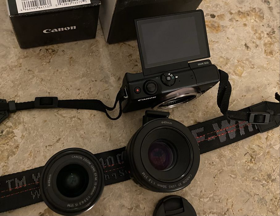 Kit Canon EOS M-100 24mp + acessorios + EF 50mm + Mount