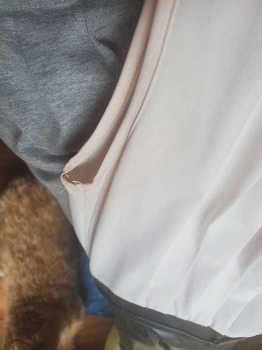 Sukienka wizytowa biało-czarna z eko skórką. Rozmiar XS 34