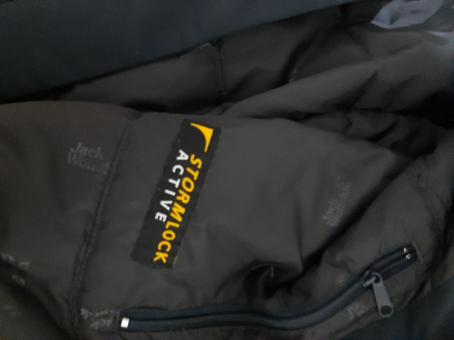 Жіноча куртка Jack wolfskin