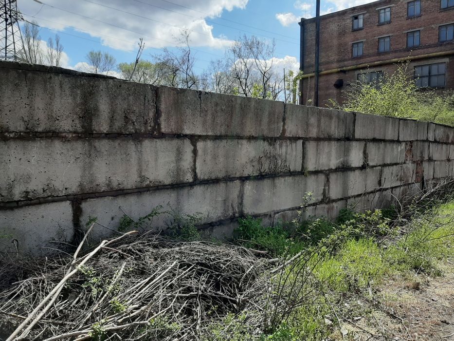 Продам кирпич,и ж/б изделия Б/У