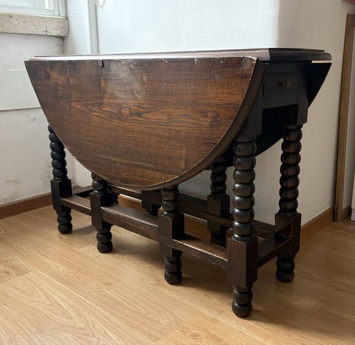 Mesa antiga estilo holandês