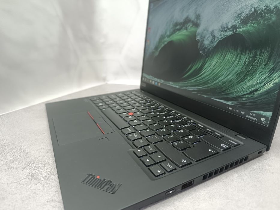 Ультрабук Lenovo ThinkPad X1 Carbon 7th/i5-8365U/16/256/Full HD IPS