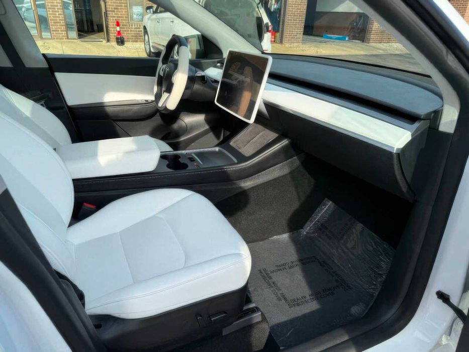 Tesla Model Y Performance      2022