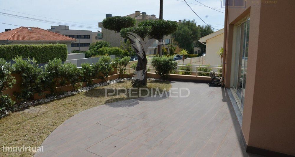Excelente moradia Bifamiliar T3, a 100 metros da praia em Canidelo...