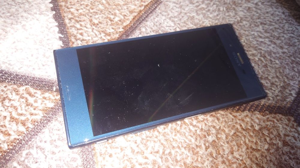 Продам два телефони Sony Xperia xz та xz1