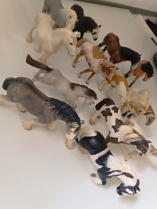 Cavalos em resina marca schleich