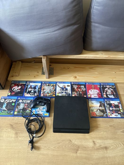 Ps4 slim 1TB z jednym padem (12gier)