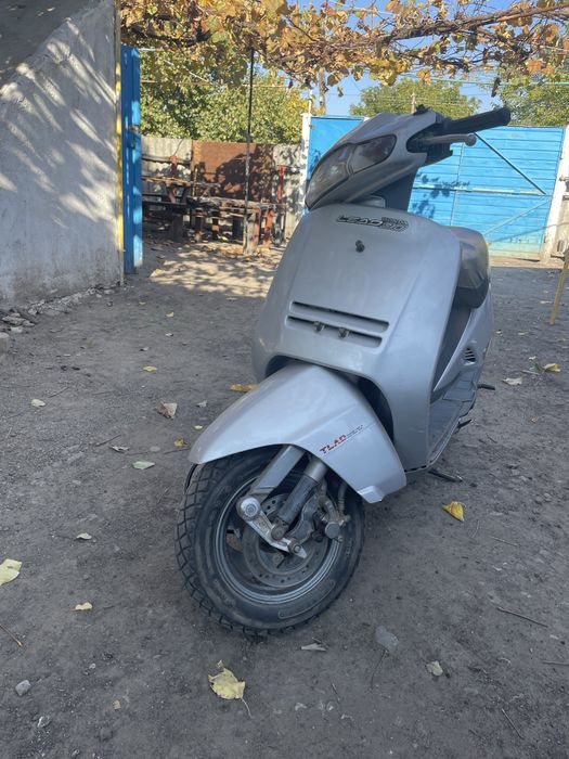 Скутер Honda Lead 90