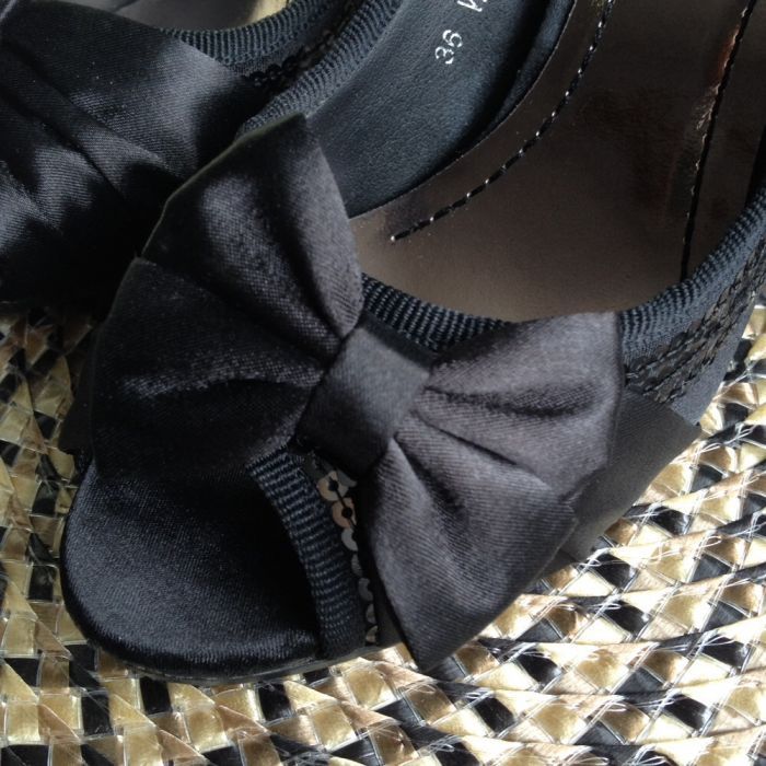 Buty damskie szpilki czarne z kokardą nowe r. 36 Jennifer satynowe