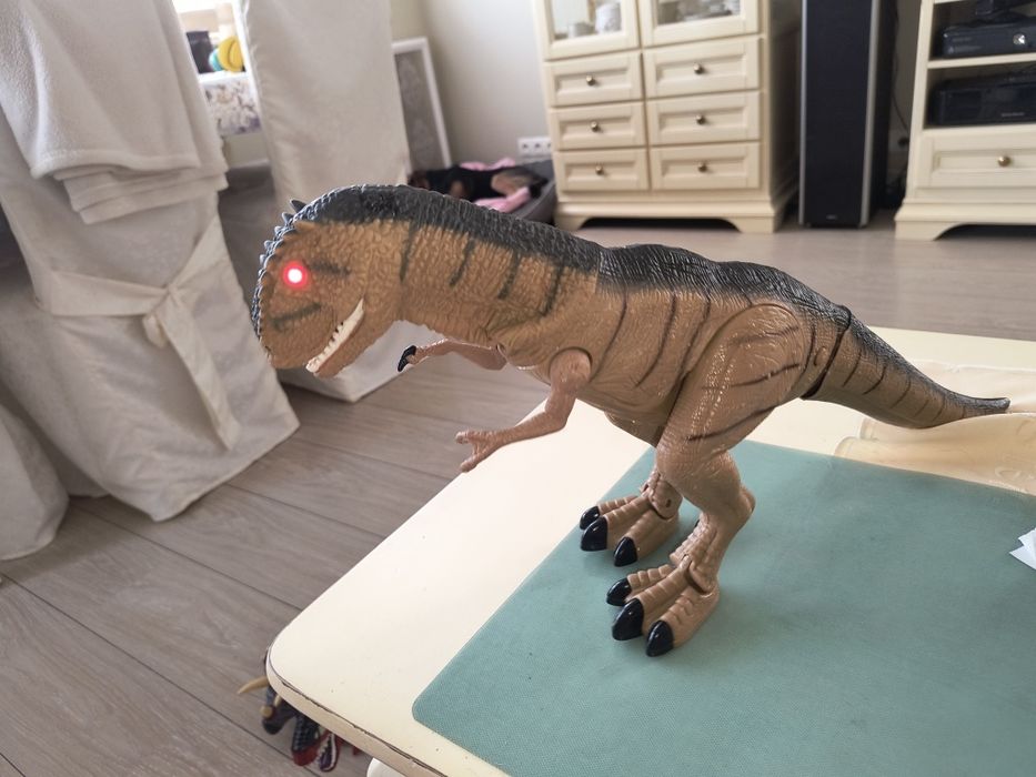 Domowy Jurassic World. Duże dinozaury.