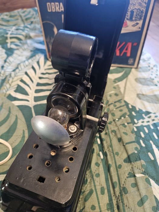 Projektor obrazkowy  B-2  prl