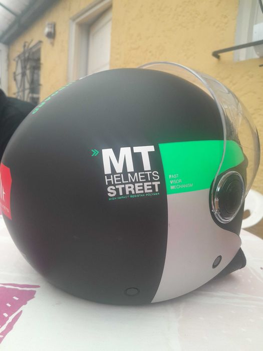 Capacete e mochila