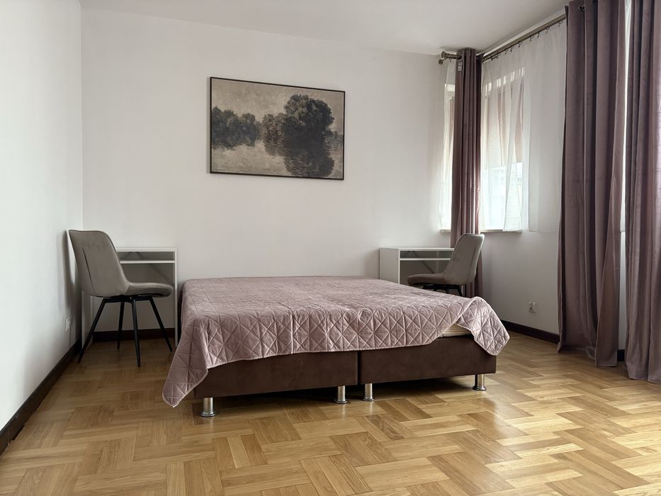 1 pokój do wynajęcia w mieszkaniu 3 pokojowym , Godebskiego , centrum