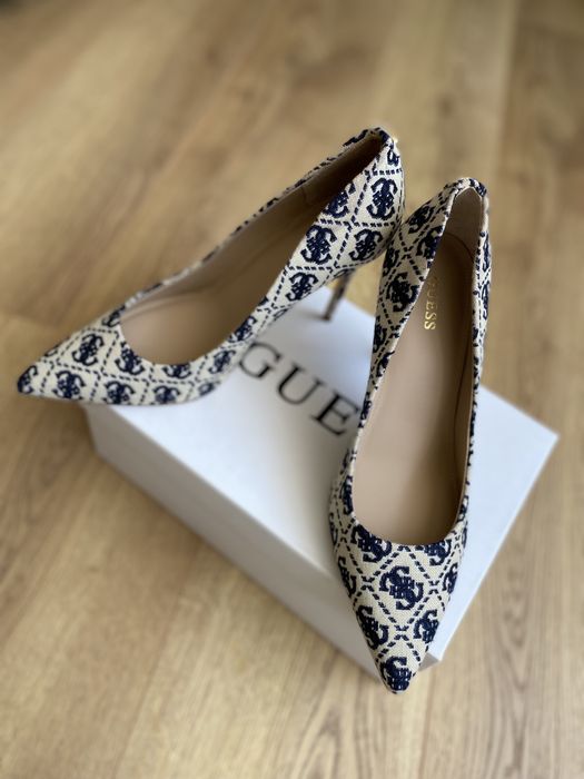 Szpilki Guess r 38