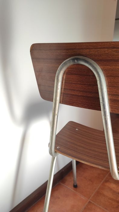 Cadeira antiga metal