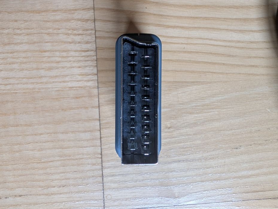 Kabel RCA do konsoli XBOX 360 z przejściówką na SCART (Eurozłącze)