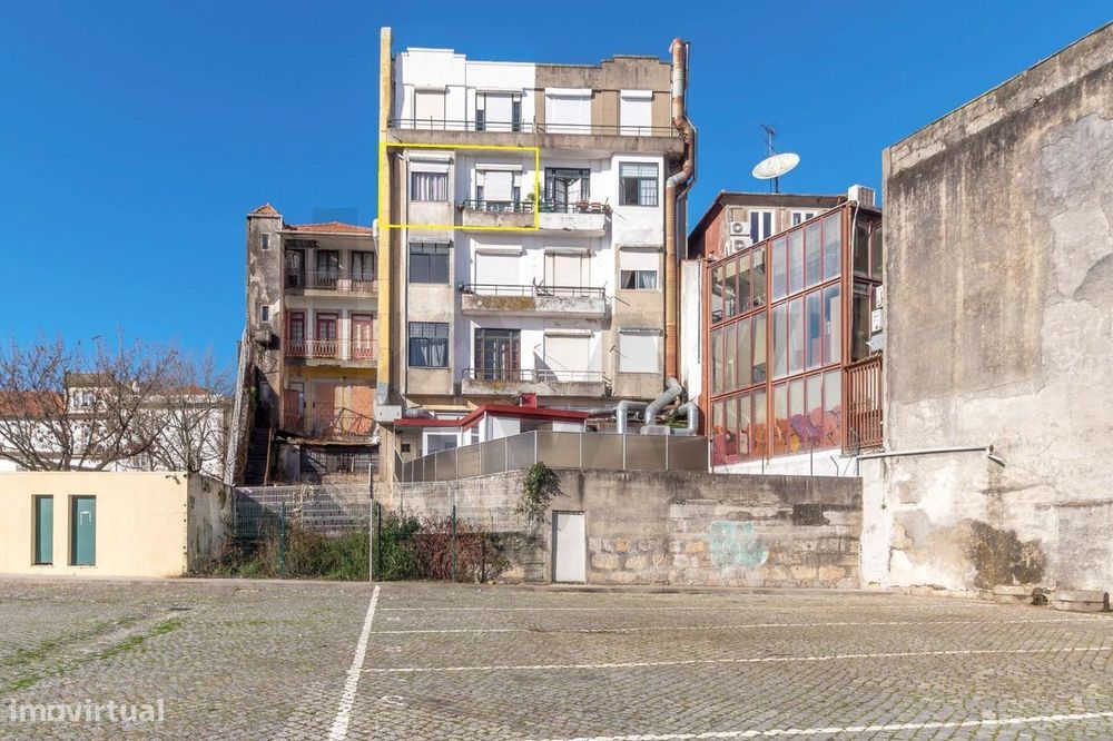 Apartamento T2+1 com excelente localização- para investimento