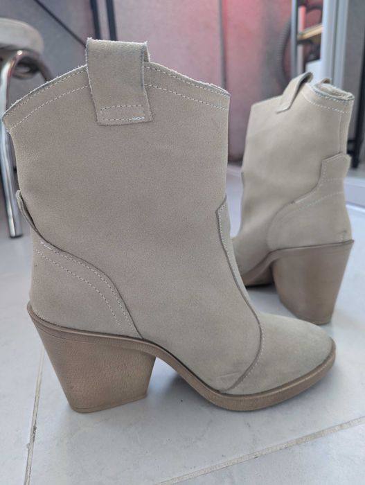 Сапожки, ботильйони, казаки натуральна замша