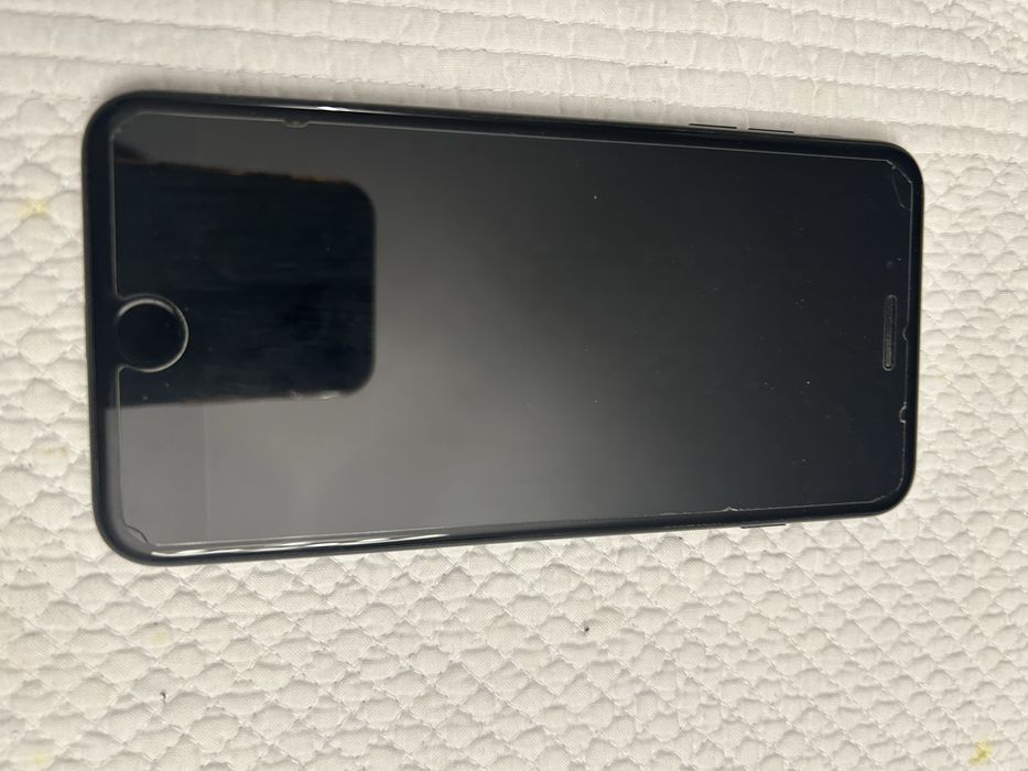 iPhone 7 plus 32 GB czarny  etui