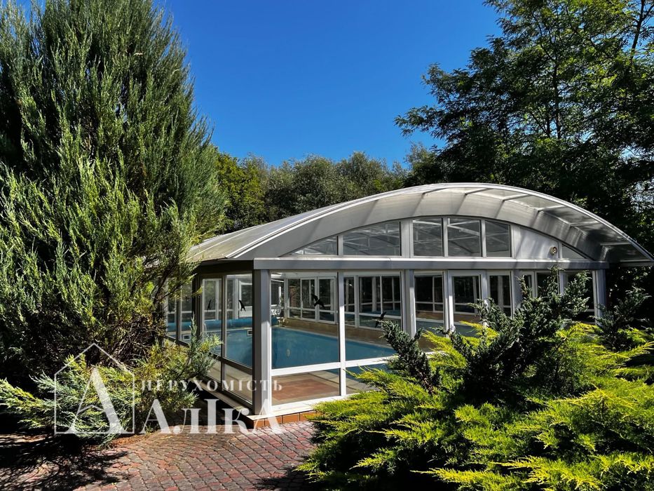 Продам великий маєток в неймовірному місці на березі річки Дністер