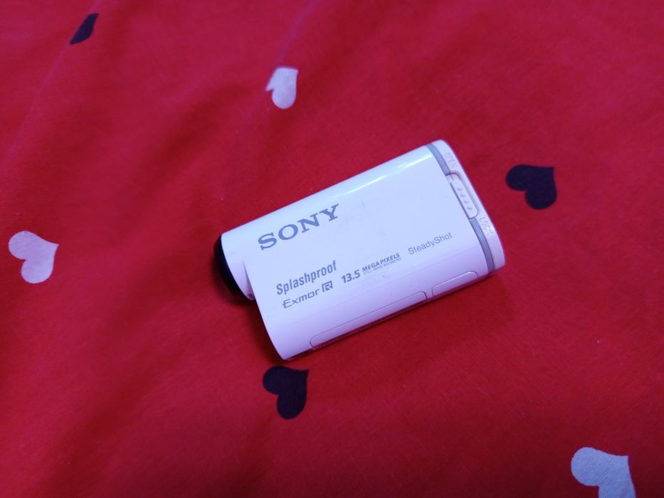 Екшин камера Sony HDR-AS100V.