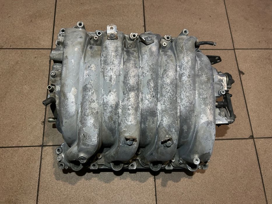 Kolektor ssący duża Przepustnica Audi A8 S8 D2 D3 A6 S6 C5 4.2 V8…