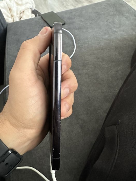 Samsung     S22.