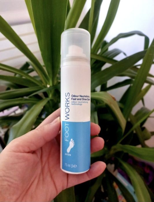 Dezodorant do stóp i obuwia Avon noweluje przydki zapach