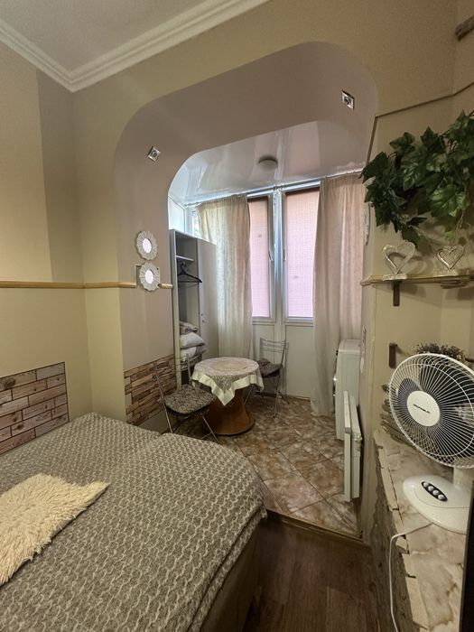 Маленька - смарт квартира біля Площі !