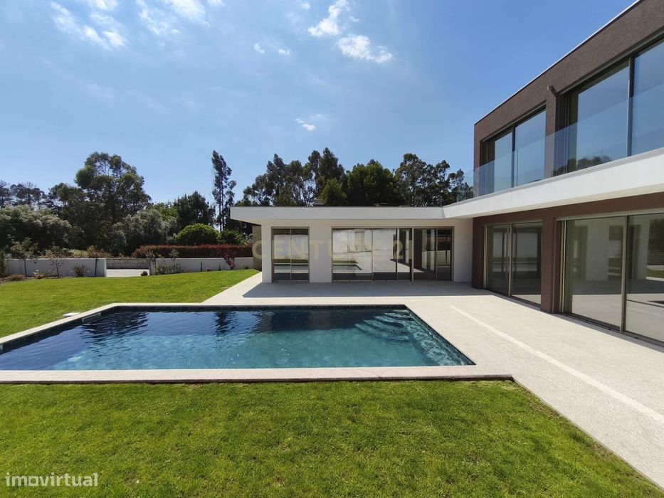 Luxuosa Moradia em Marinhas - Esposende com Vista para a Montanha e Pi