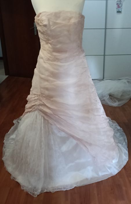 Vestido de noiva rosa claro