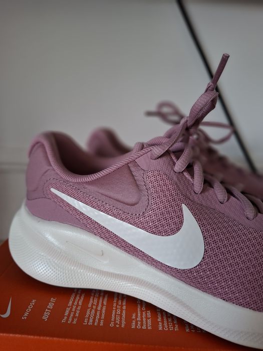 Nike Revolution 7