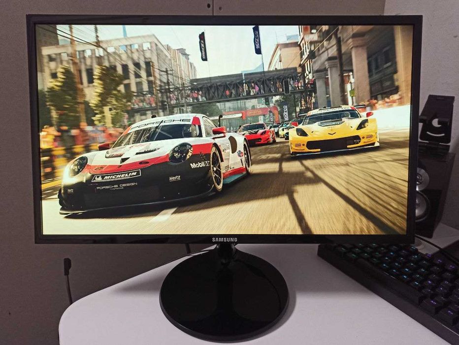 Монитор 24" Samsung S24F350FHI (Full HD, PLS). Состояние супер! + HDMI