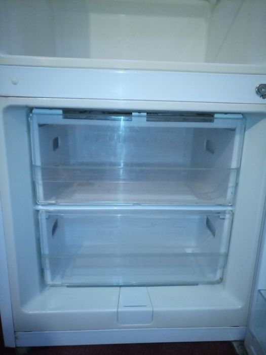 Холодильник Samsung