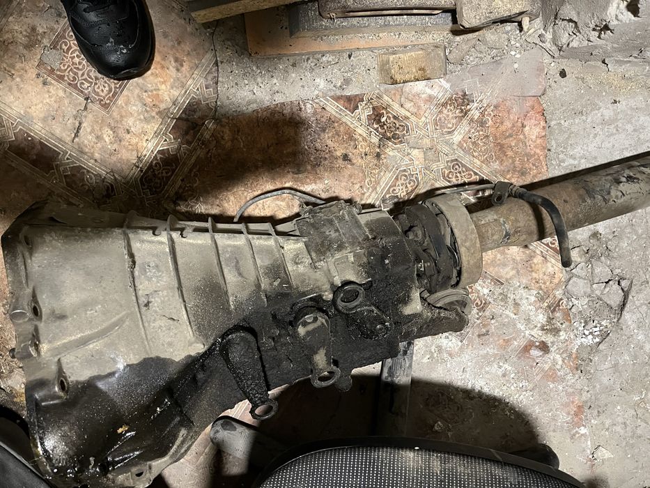 Коробка мерседес 210