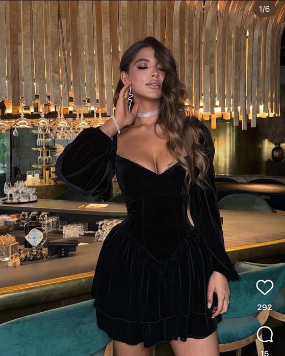 Святкова жіноча сукня