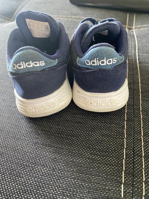 Кросівки adidas розмір 21. (устілка 12 см)
