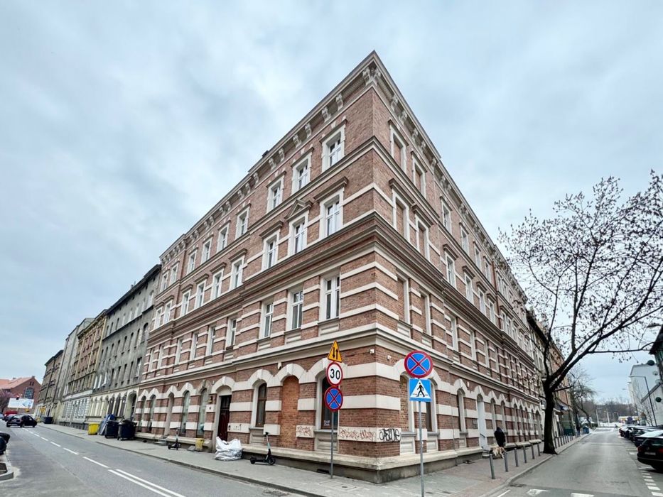 Przestronne 80 m² w kamienicy