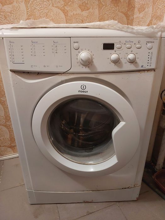 Пральна машинка Індезіт