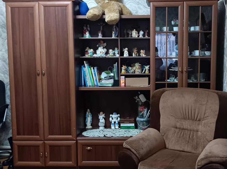 Стінка у вітальню