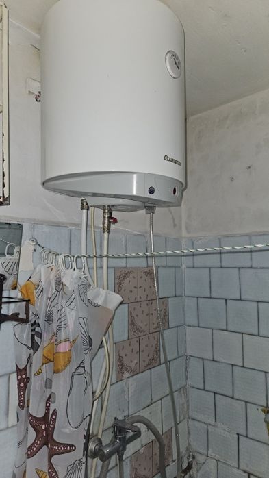 Продається кімната в гуртожитку в центральній частині міста Рожище.