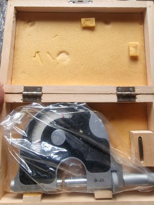 Mikrometry,wysokościomierze i inne narzedzia pomiarowe.