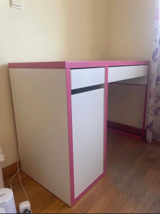 Secretária IKEA MICKE Branca e Rosa – Excelente Estado com Gavetas e Armário