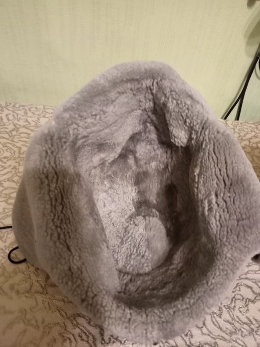 Продам теплые зимние шапки