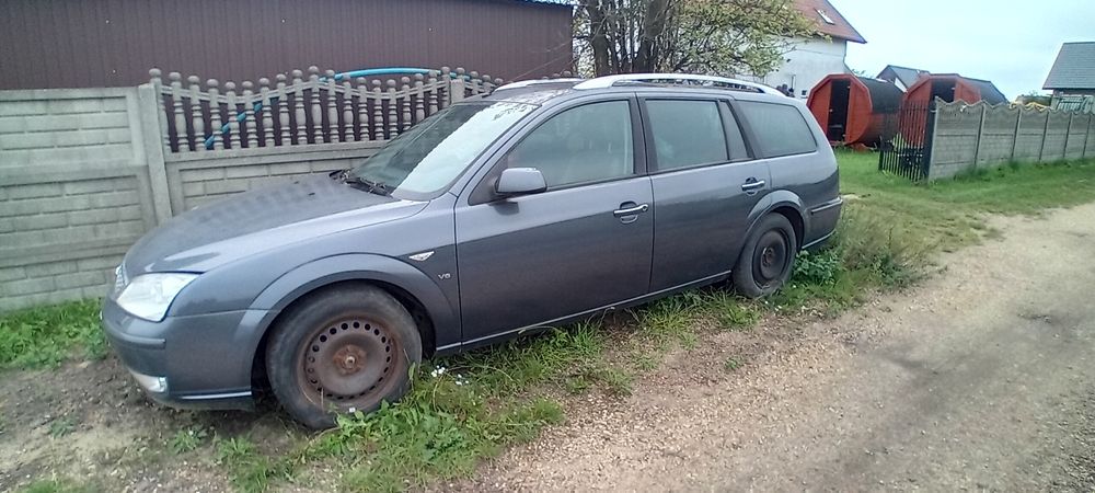Ford Mondeo Turnier 3.0v6 05 zderzak M1